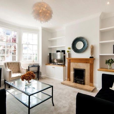 Modern Family Home In London Close To Amenities And Train Exterior foto